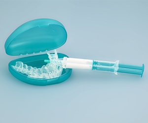 Take-home teeth whitening kit